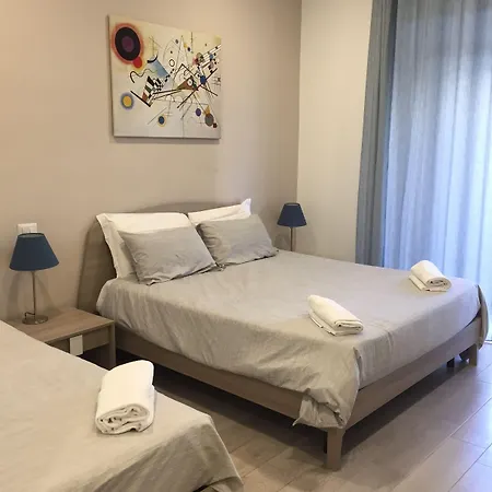 Bovio Square Xiv Pensión 3*