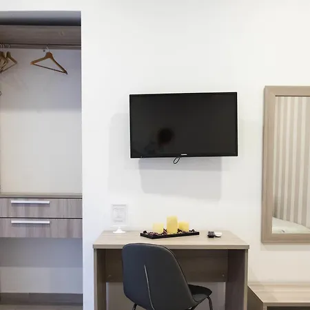 Bovio Square Xiv 4* Naples