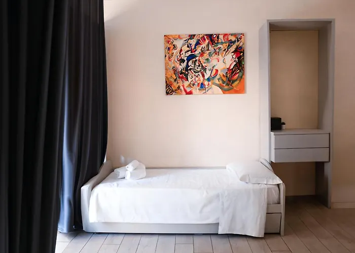 Konukevi Bovio Square Xiv 4*