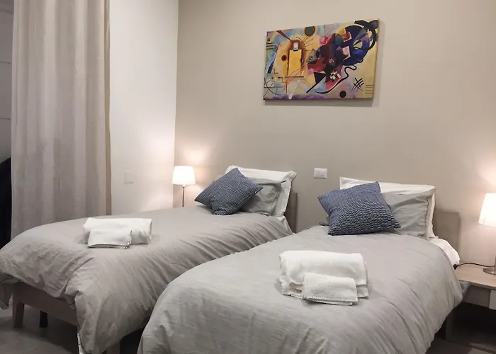 Bovio Square Xiv 4*