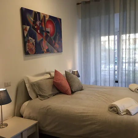 Bovio Square Xiv 3*