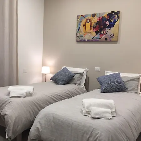 Bovio Square Xiv 3*